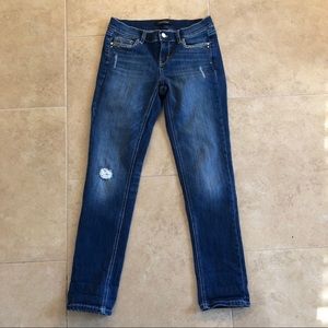 🎉 SALE 🎉 White House Black Market Distressed Noir Jeans